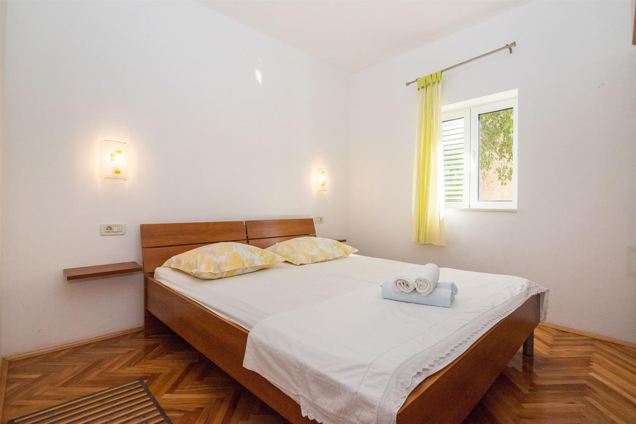 Apartments Antonija Drvenik  Bagian luar foto